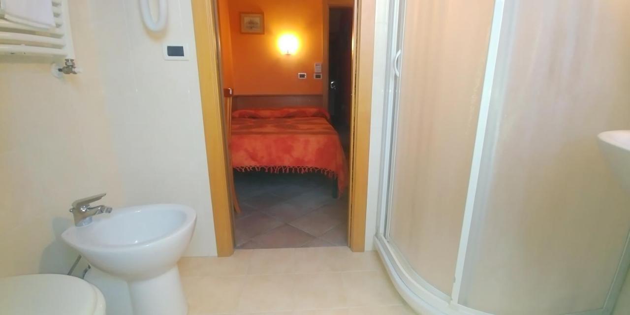 Porto Recanati Zimmer Esterno foto